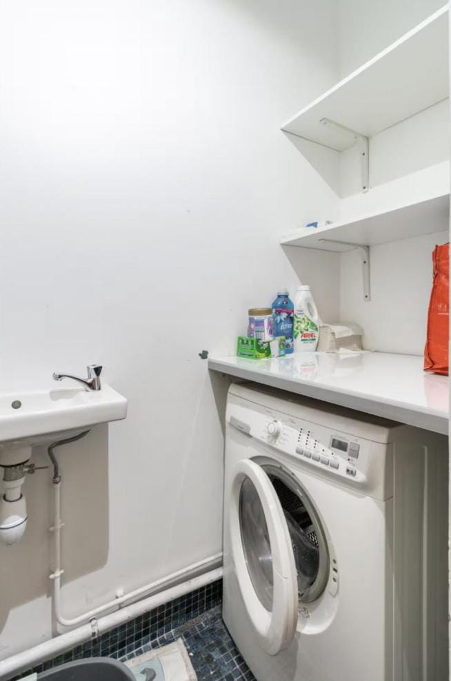 Superbe Studio a 5 mn de la TOUR EIFFEl à PIED IDEAL Touristes et professionnel moins 15pourcents sur les longs séjours Apartment in Paris