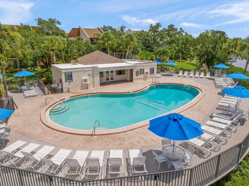 Midnight Cove II 127F Apartment in Siesta Key