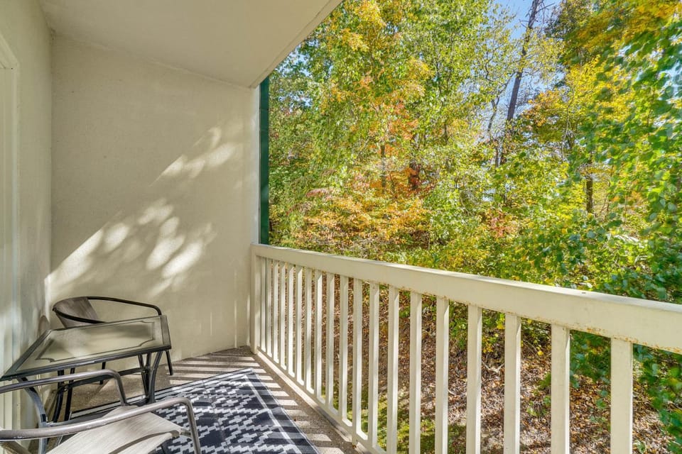 2 Mi to Dollywood! Golfview Resort Condo w/ Pools House in Pigeon Forge