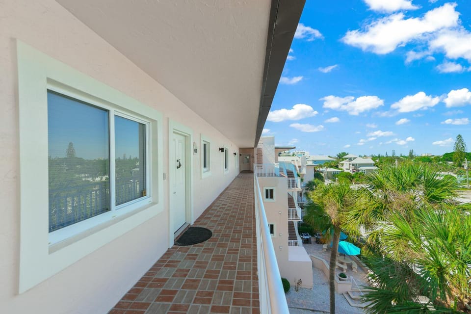 Sunset Royale - 202 Apartment in Siesta Beach