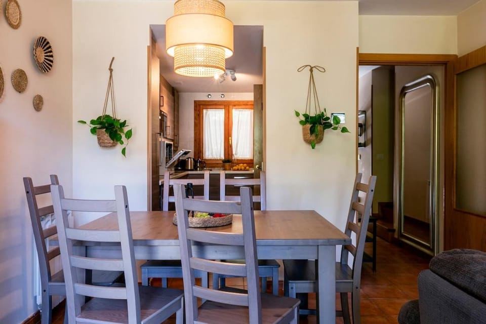 Paramita Adosado con Jardin House in Villanúa