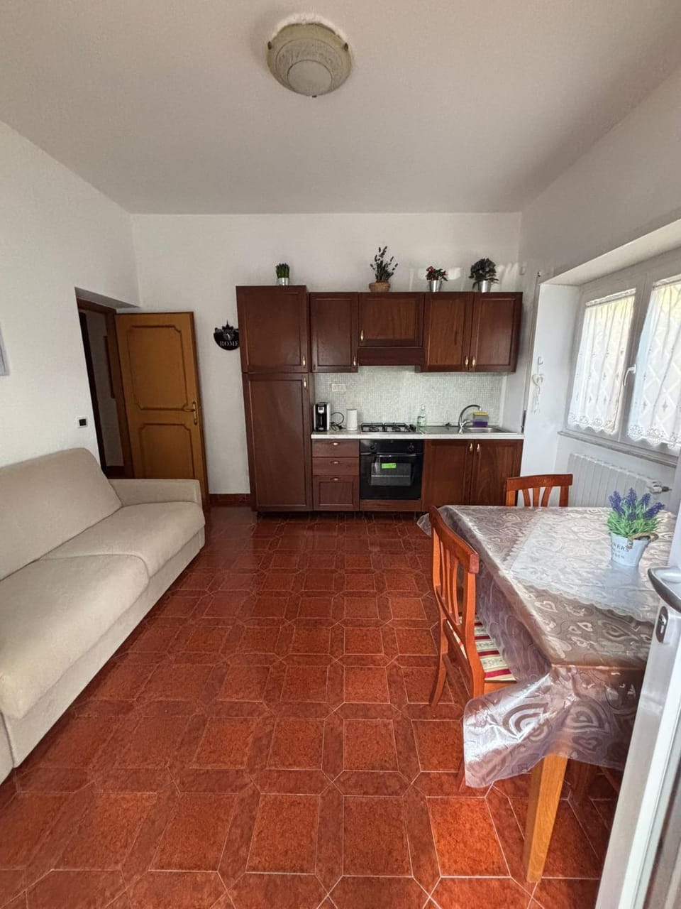 Kitchen or kitchenette, Kitchen or kitchenette