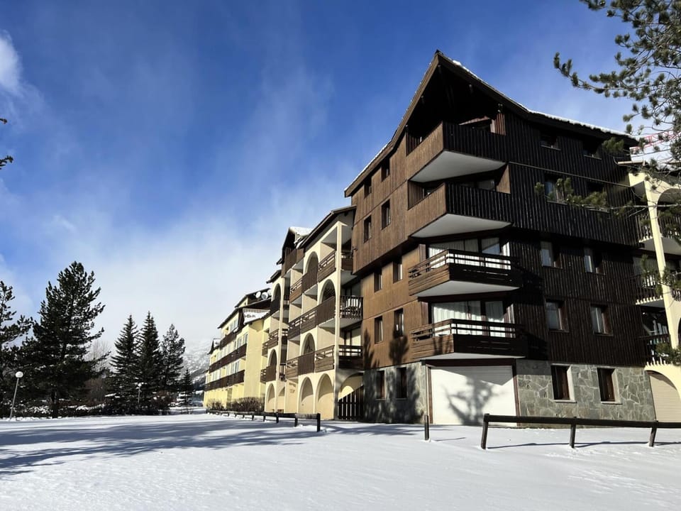 Résidence Grand Serre Che B - Studio confortable · Accès pistes par navette · Parking extérieur MAE-1043 Apartment in Saint-Chaffrey