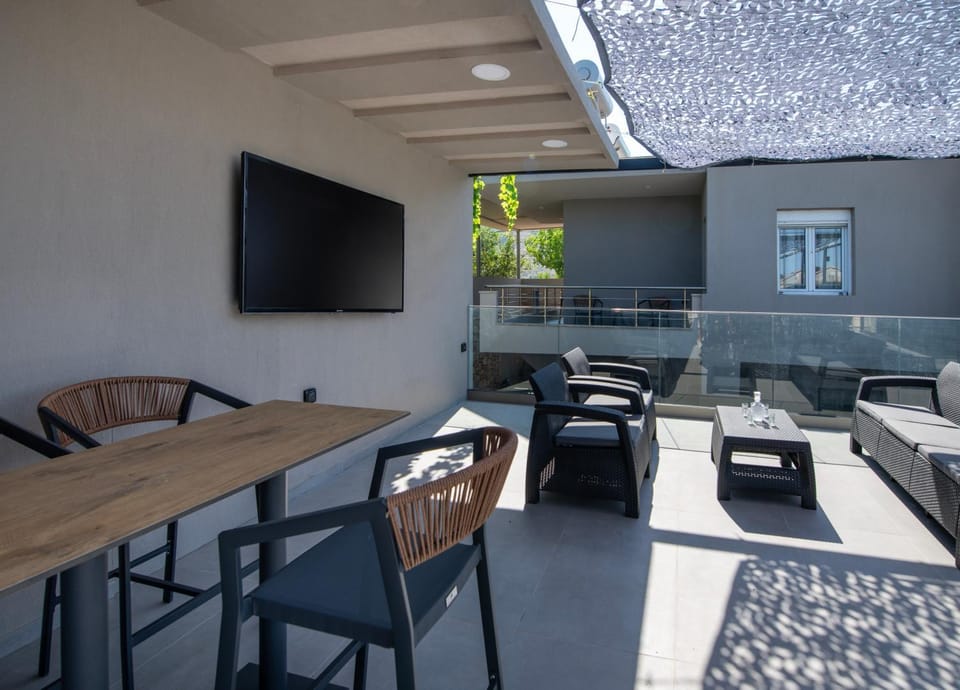 TV and multimedia, Seating area