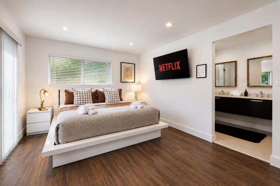 Bed, Bathroom, Bedroom
