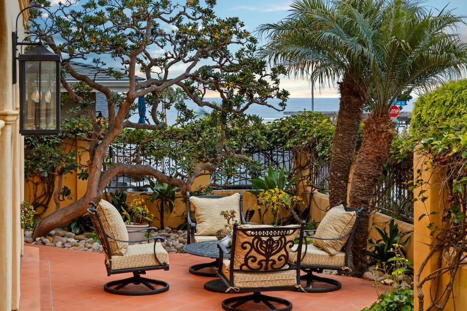 Majestic Corner Coastal Haven House in La Jolla