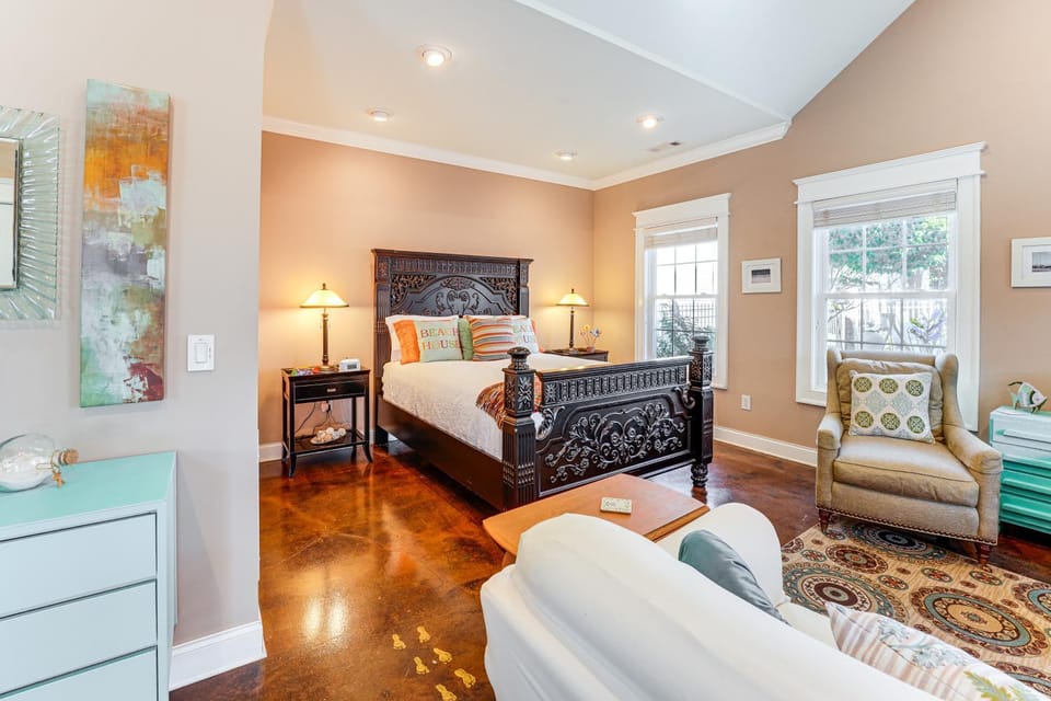 Heart of Historic Chickamauga! Chic Studio w/ Pool Apartment in Chickamauga