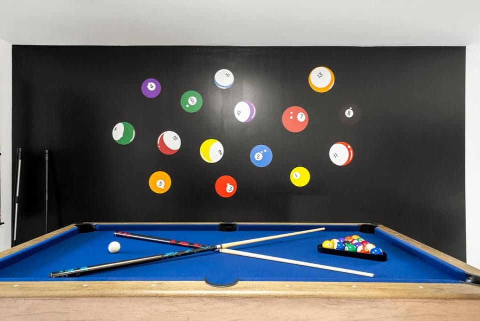 Dream GetAway Pool Hot Tub Game Room House in Carrollton