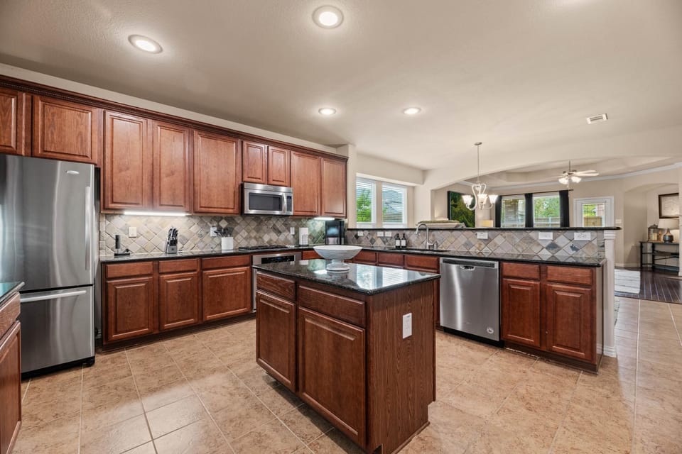 Greyhawk Retreat Cozy Getaway Near Frisco House in Little Elm