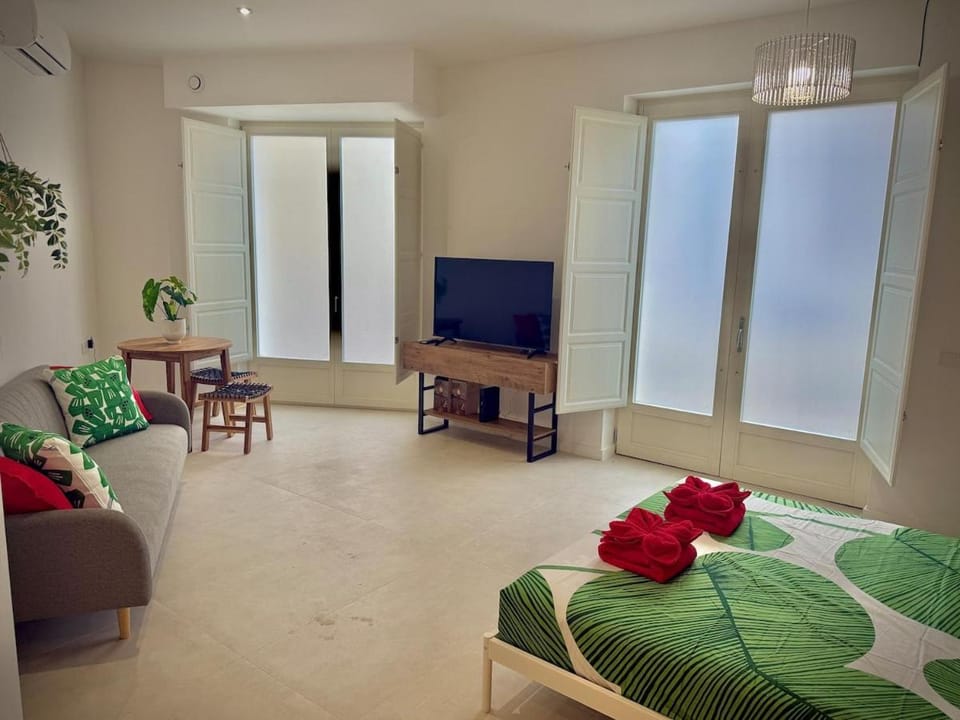 Glamour Suite 2 next to the city center Apartment in Valencia