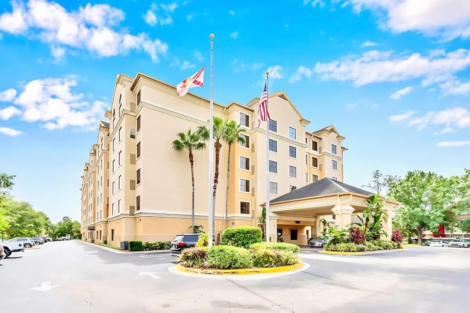 Property building, Day, Street view, Location, Parking