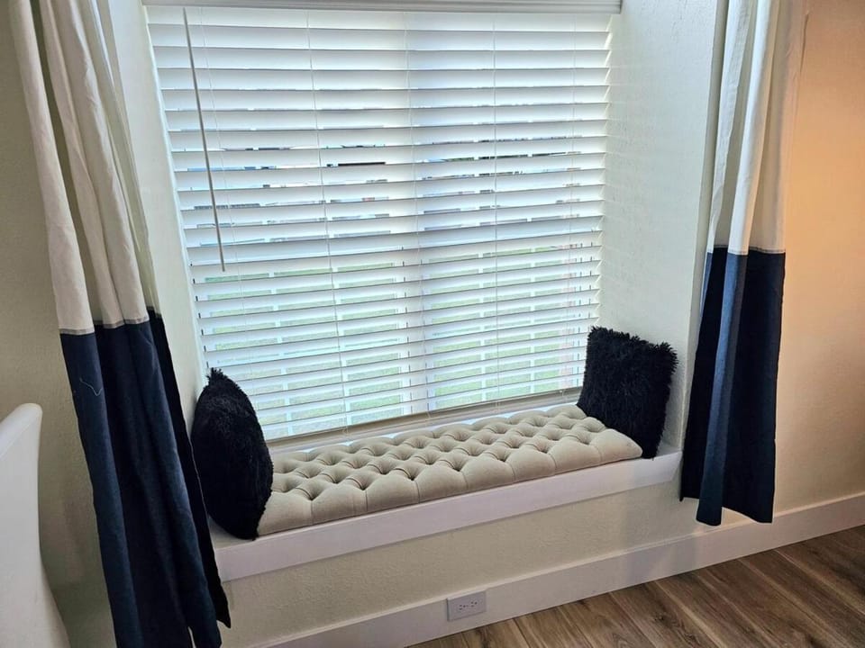 Lake living, modern and cozy Apartment in Garland