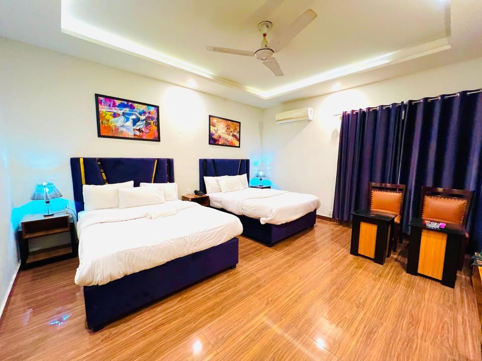 Bed, Photo of the whole room, Bedroom, air conditioner
