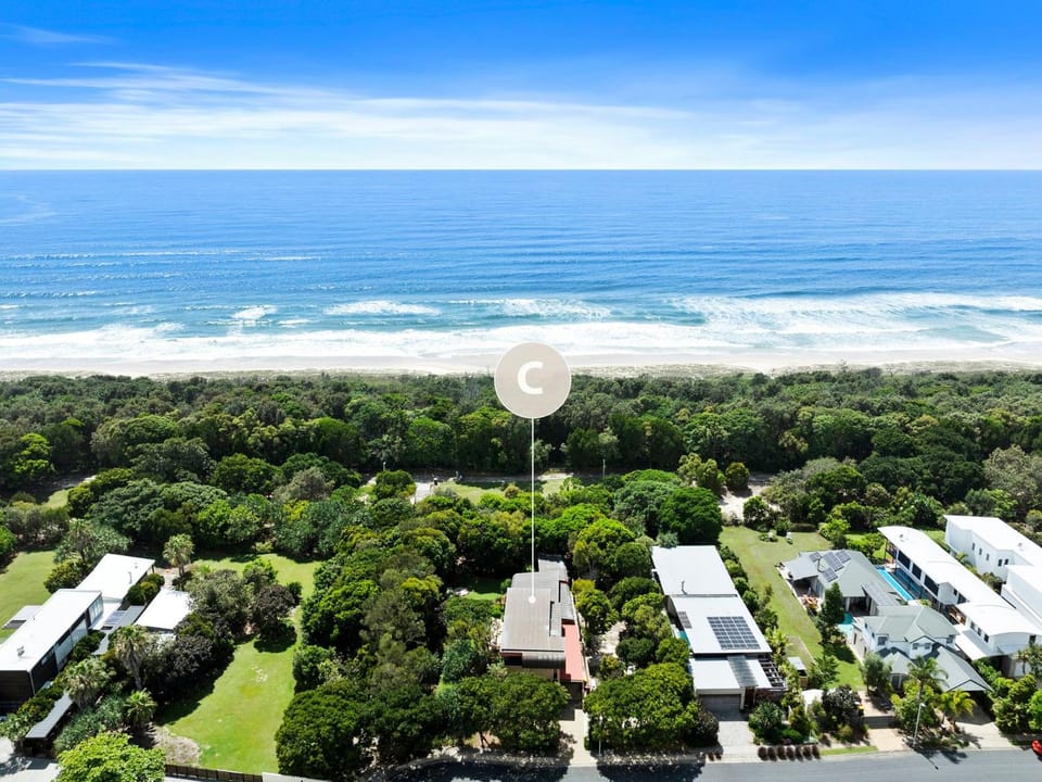Beachside Bungalow Casuarina House in Tweed Heads