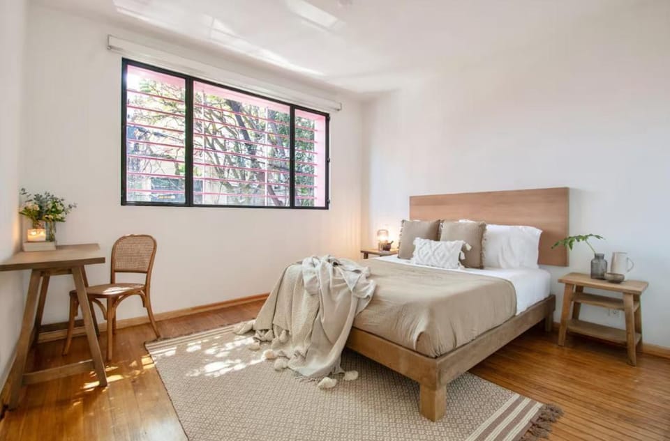 Spacious 4BR Home with 5 Beds House in Mexico City