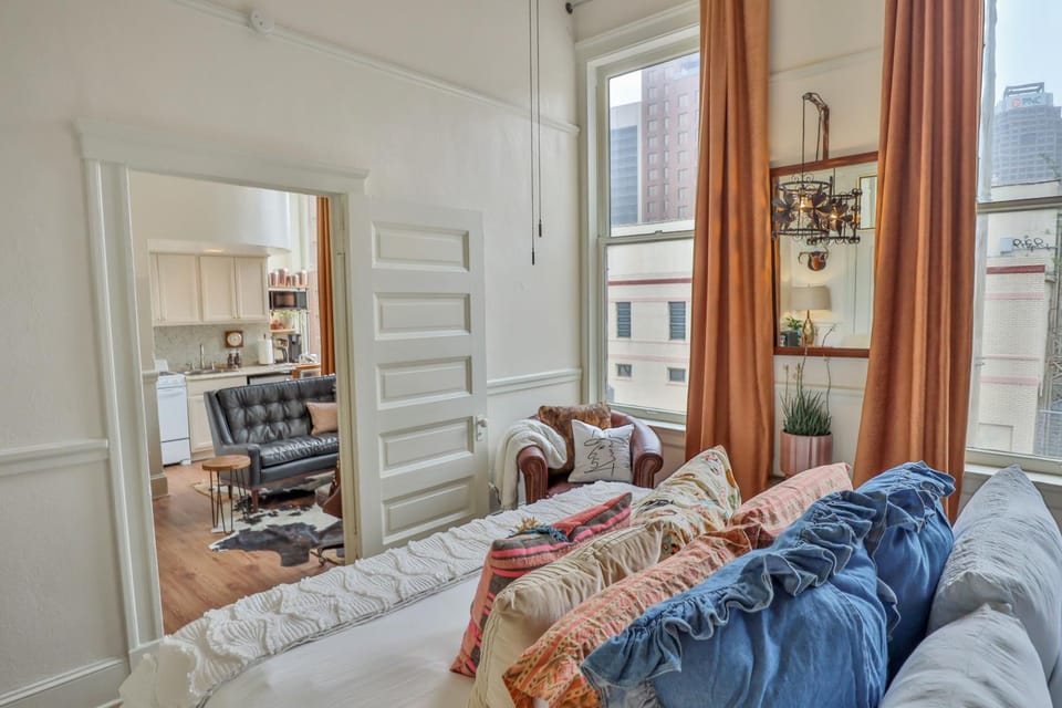 Riverwalk Gem-Stylish Downtown Escape with Views Apartment in San Antonio