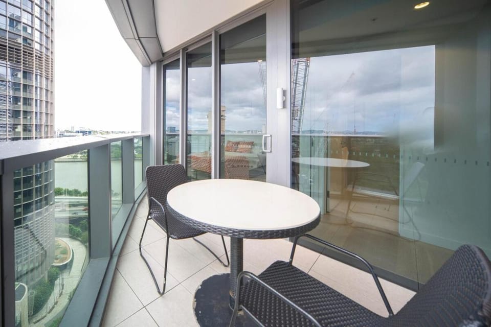 Stylish 2B1B in QW Brand New & Step to Casino Apartment in Brisbane City