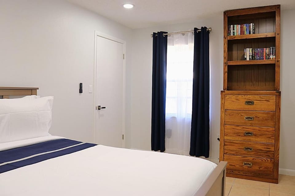 Bed, Library, Bedroom