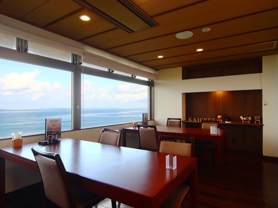 Restaurant/places to eat, Sea view