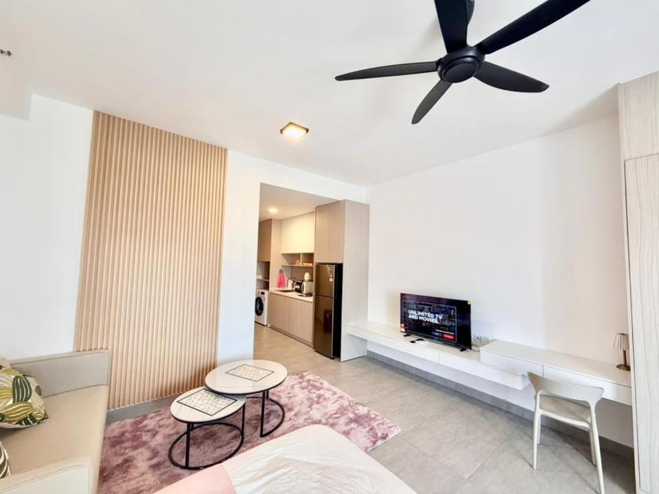 RD 1-6PAX Sunsuria Studio Setia alam home Wi-Fi TV Apartment in Selangor, Malaysia