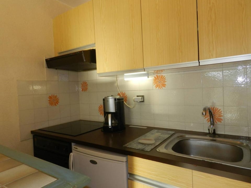 Appartement 2 pièces, terrasse sud, parking, Bormes-les-Mimosas - FR-1-251-872 Apartment in Bormes-les-Mimosas