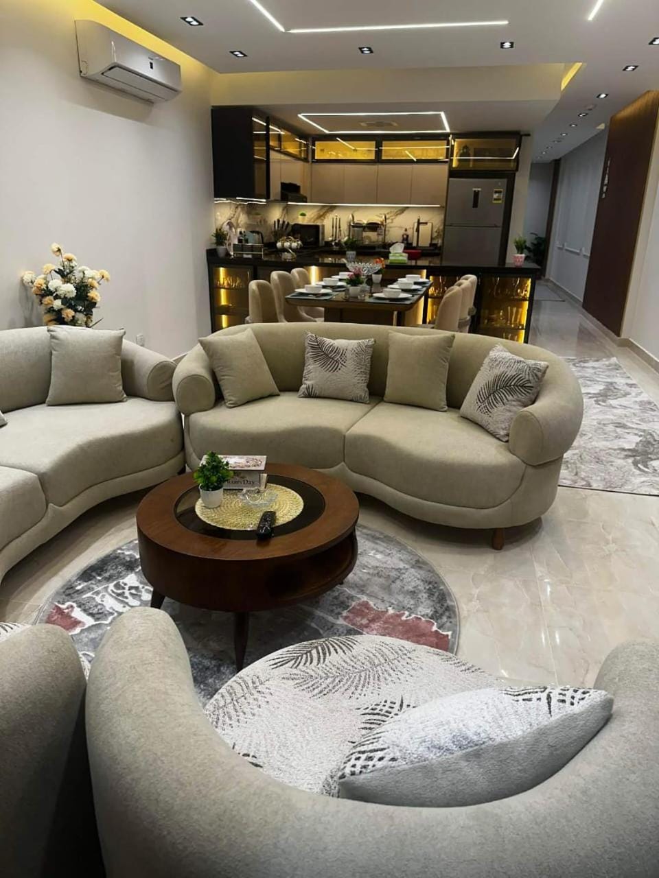 شقه فندقيه 3غرف ورسيبشن فيو بحيرة كمبوند جرين تاون Apartment in Egypt