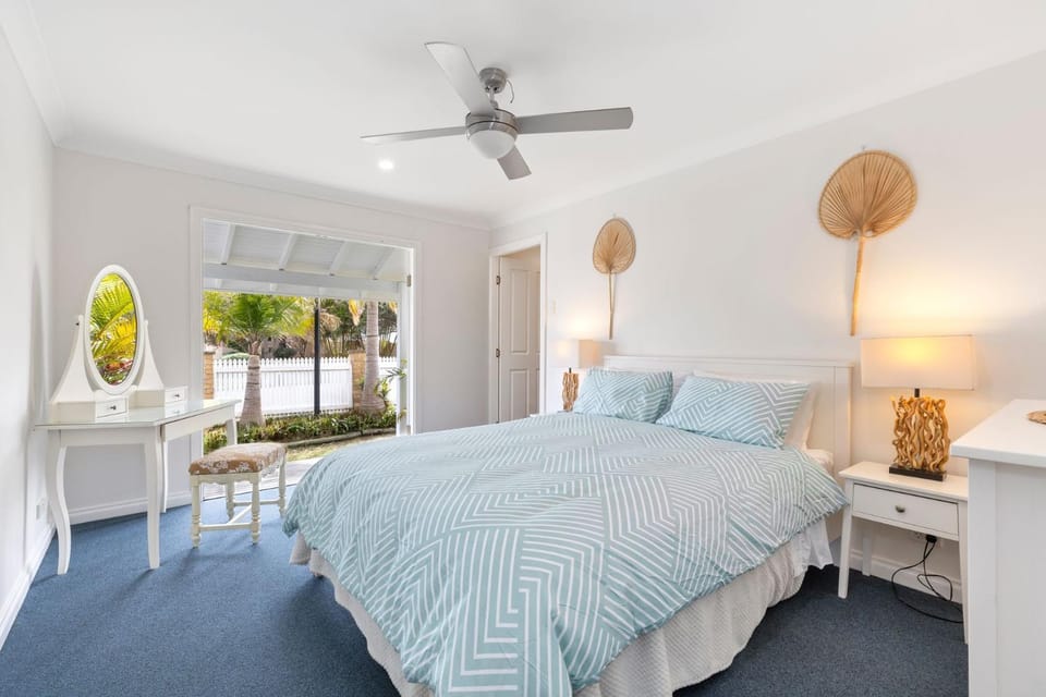 Seascape Cottage - Shelly Beach House in Central Coast