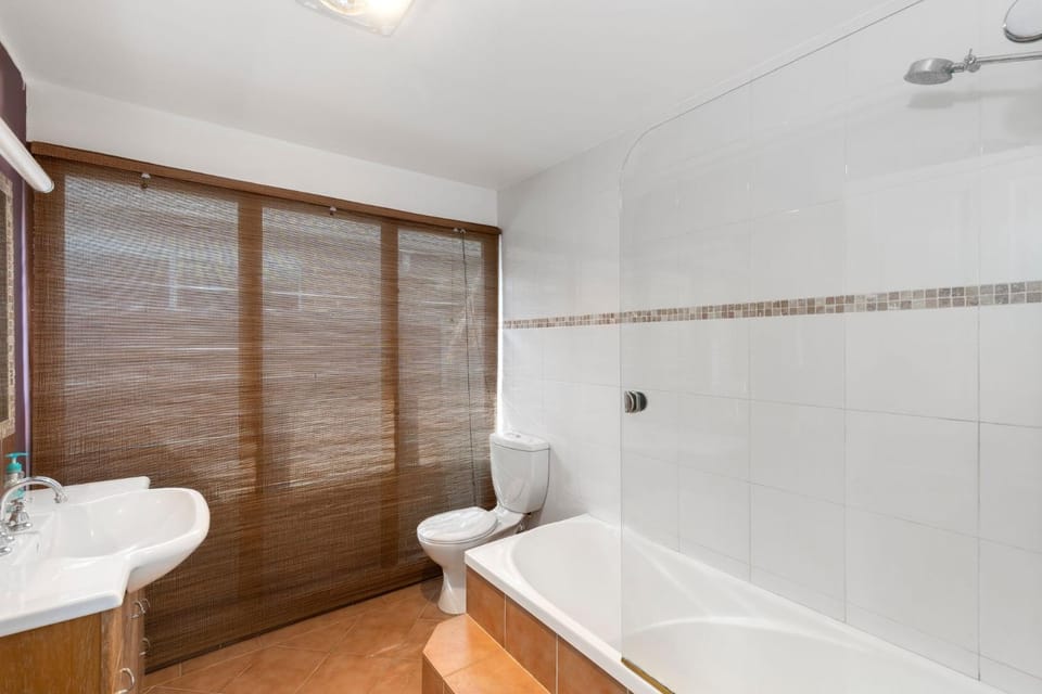 Seascape Cottage - Shelly Beach House in Central Coast