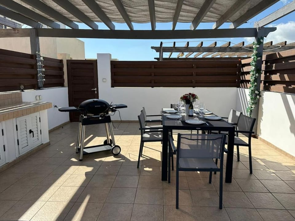 2 Bedroom Penthouse Apartment With Swimming Pool Apartment in Larnaca District