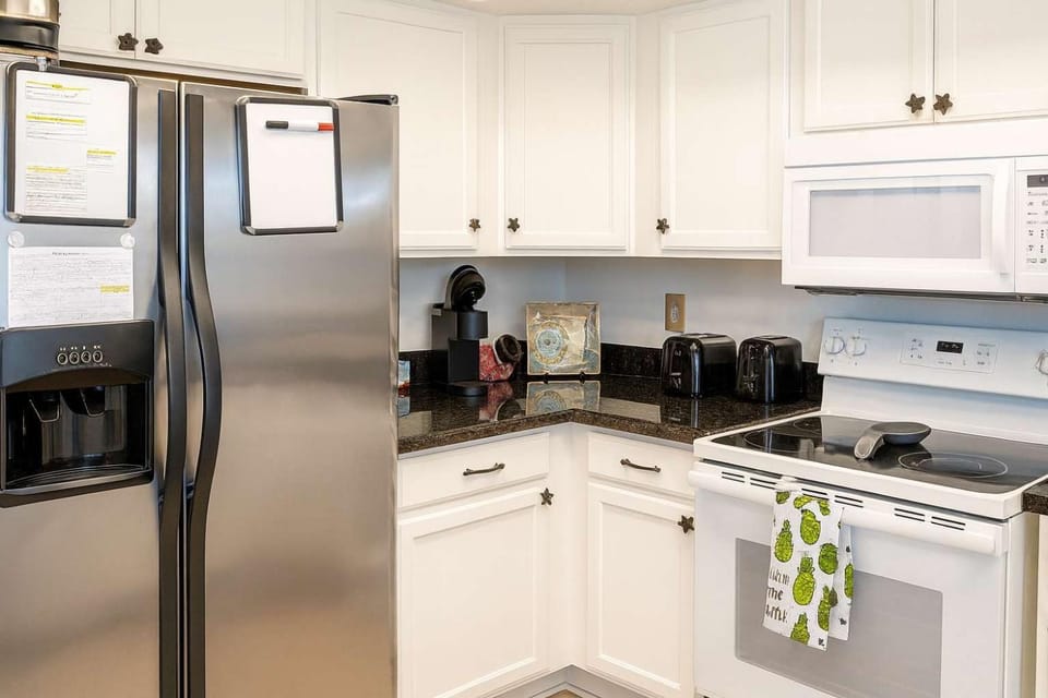 Cozy Family Retreat Steps to Beach Pool Hot apts Apartment in South Padre Island