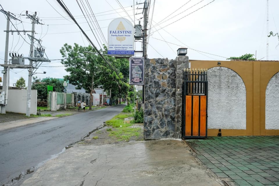 Facade/entrance