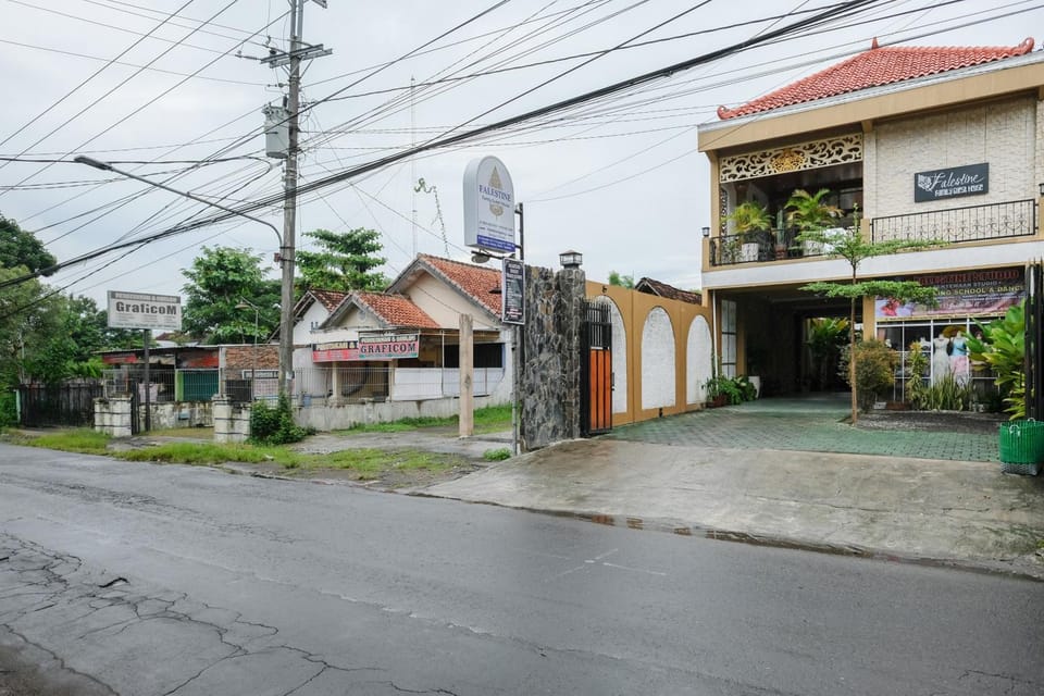 Facade/entrance