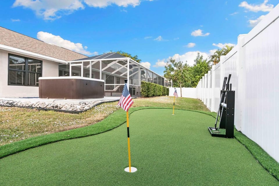 Marco Island Beach Home - Heated Pool & Spa House in Marco Island