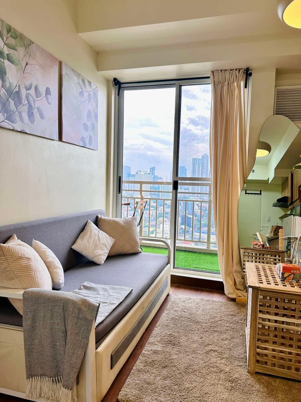 Prisma Residences by Kozy Mood near BGC Apartment in Pasig
