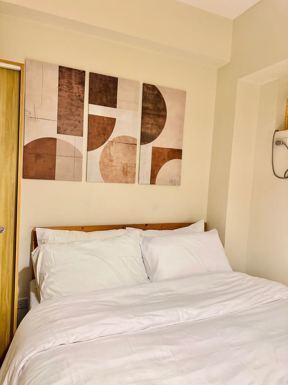 Prisma Residences by Kozy Mood near BGC Apartment in Pasig