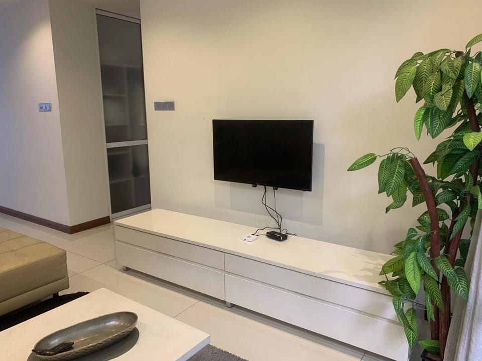 Crown Luxury Apartment 3 Bed Room Apartment in Colombo