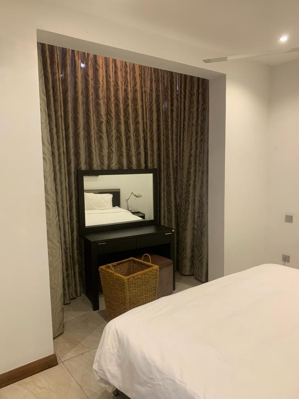 Crown Luxury Apartment 3 Bed Room Apartment in Colombo