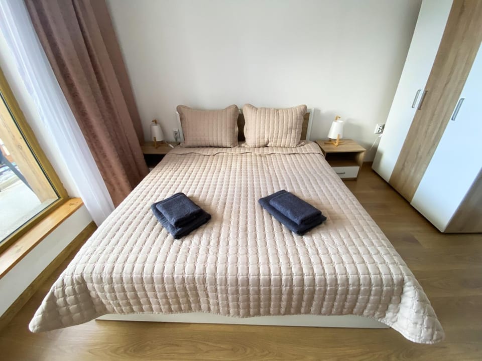 Bed, Bedroom, towels, wardrobe