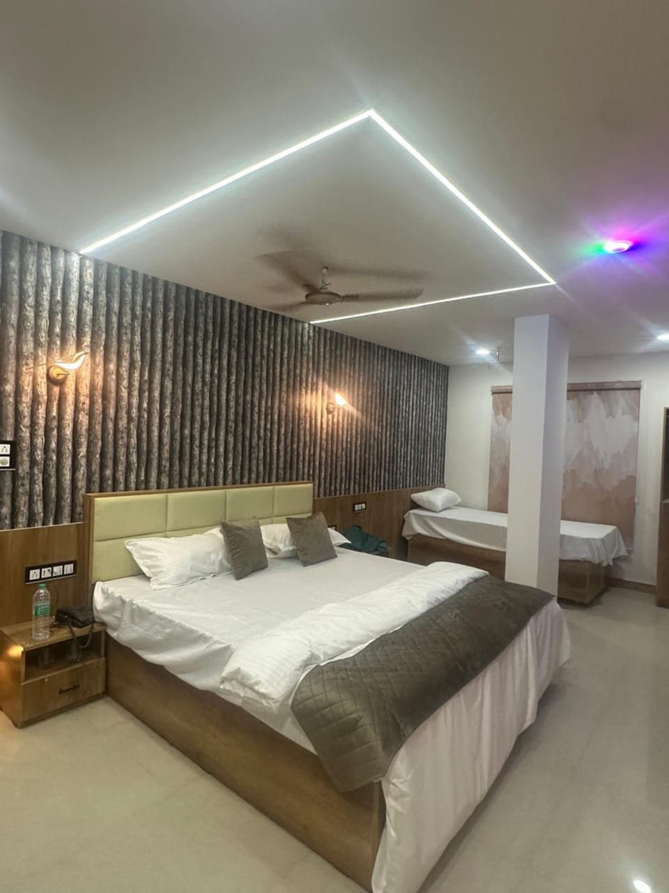 Bed, Photo of the whole room