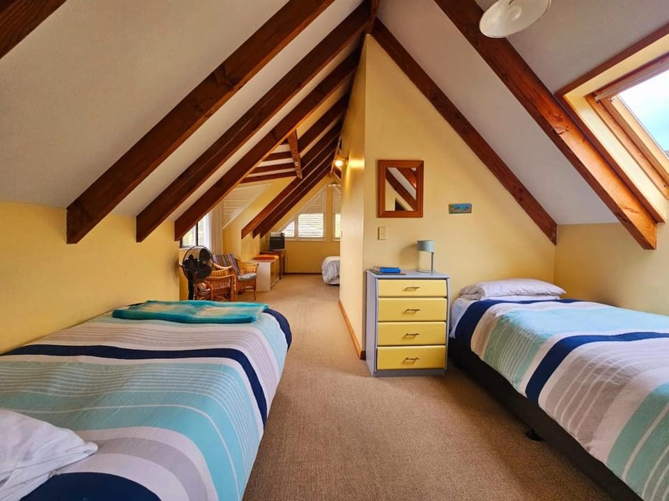 Tatahiti Haven - Sea Views & Classic Kiwi Charm House in Tasman District, Tasman, New Zealand