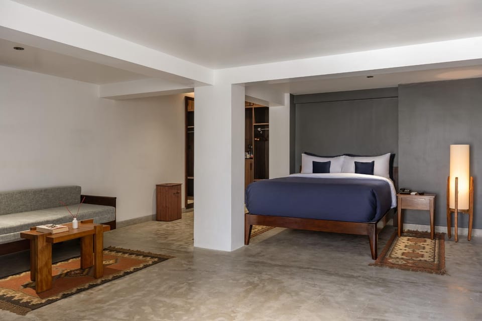 Living room, Photo of the whole room, Seating area, Bedroom