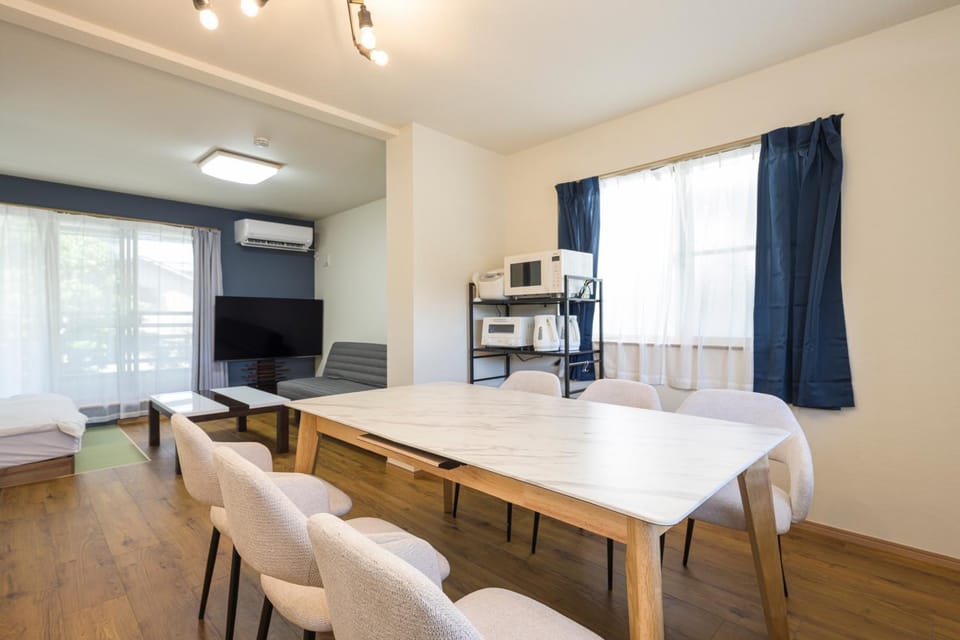 TV and multimedia, Kitchen or kitchenette, Dining area