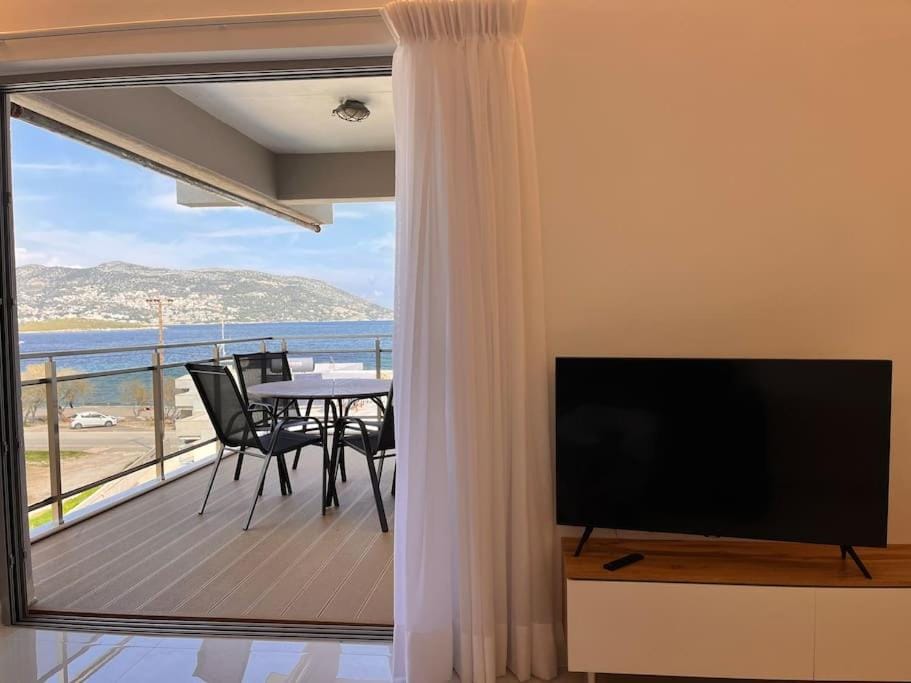 Amelia luxury beachfront apartment near airport Apartment in East Attica Regional Unit, Greece