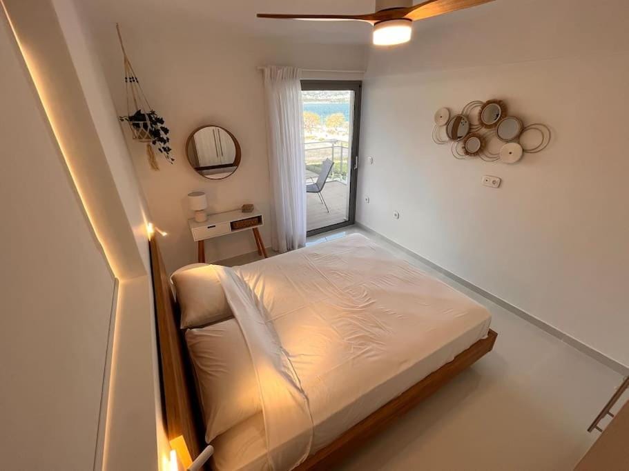 Amelia luxury beachfront apartment near airport Apartment in East Attica Regional Unit, Greece
