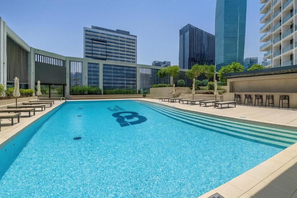 Pool view, Swimming pool, sunbed