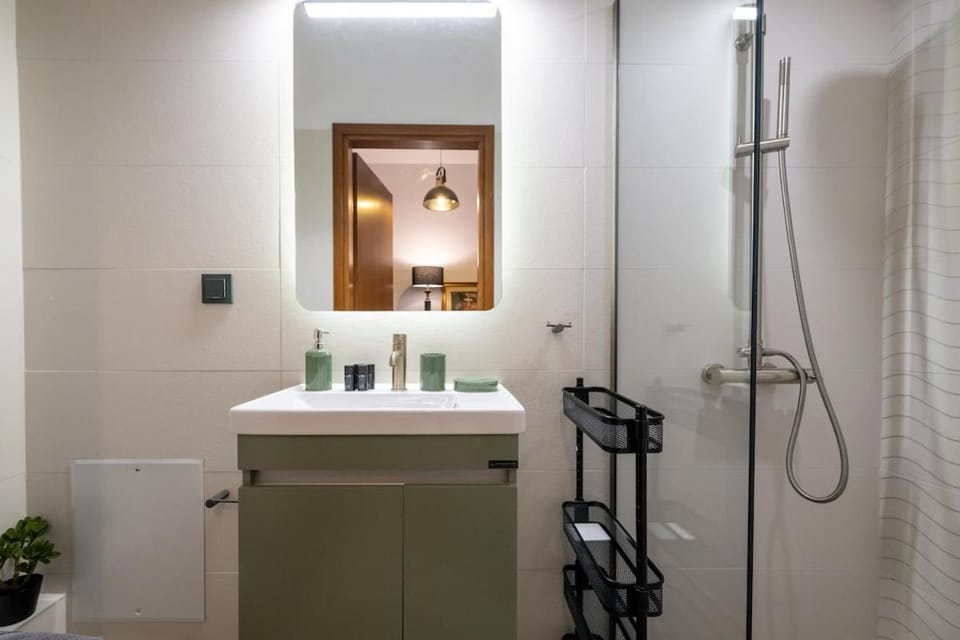 Shower, Bathroom