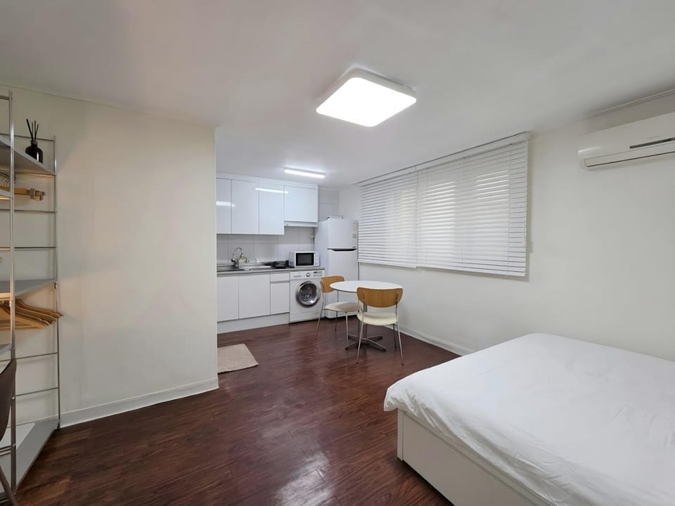 Bed, Kitchen or kitchenette, Photo of the whole room, Bedroom