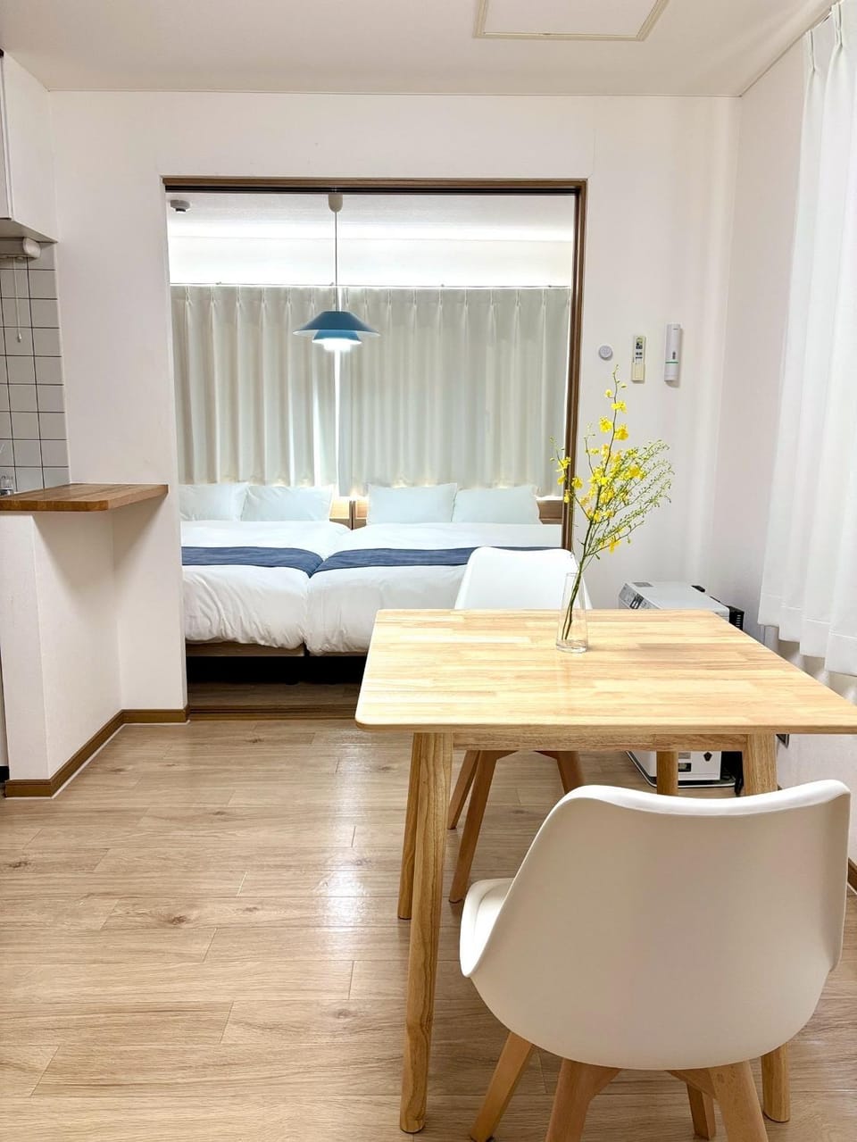 Bed, Living room, Seating area, Dining area, Bedroom