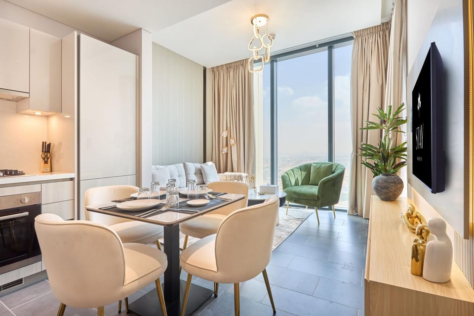 Living room, Dining area