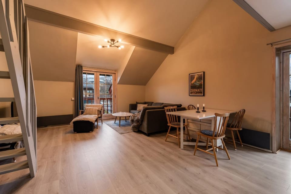 Living room, Seating area, Dining area